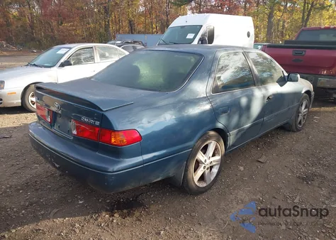 2001 Toyota Camry Le from USA, damaged, VIN 4T1BG22K61U813475